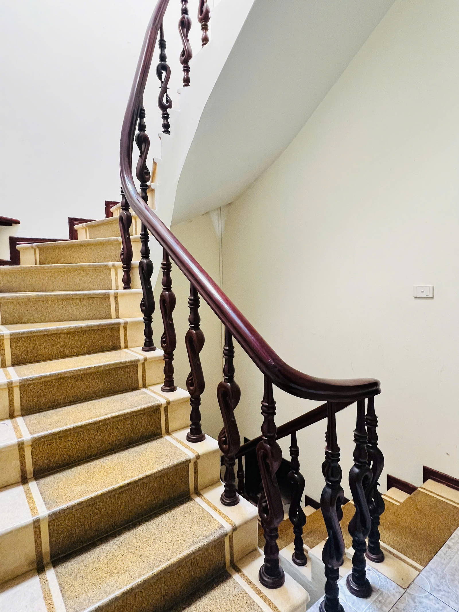 Bán Nhà Hoàng Quốc Việt. Cầu Giấy. Ô Tô. Kinh Doanh. DT 72m2. MT 4m. 4 Tầng. Giá 17,8 Tỷ. - Ảnh chính