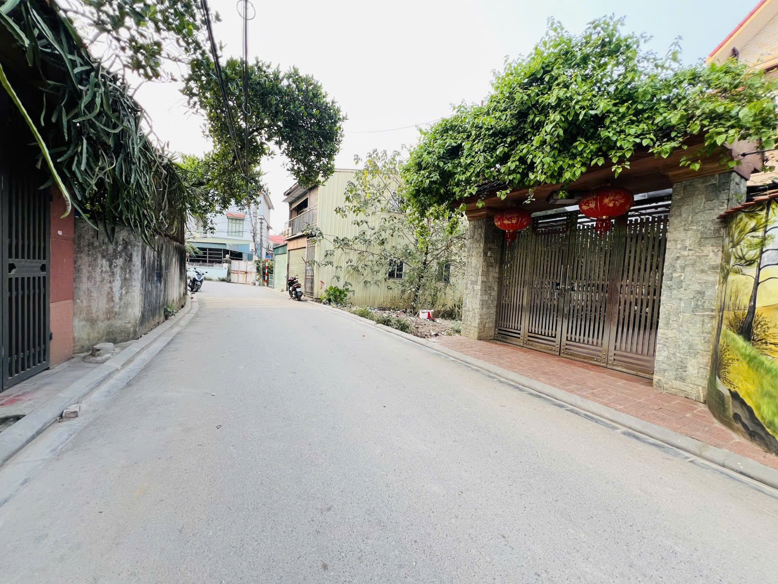 Bán 256m ĐẤT MT 9,2m Xuân Khối (Độc Lập cũ)  Cự Khối  LB giá 10,8 ty  oto,KD - Ảnh chính
