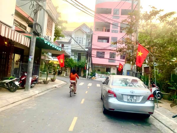 Nhà 5 tầng mặt tiền Thái Phên -Khu phố tây du lịch -dòng tiền 40 triệu tháng. - Ảnh 1