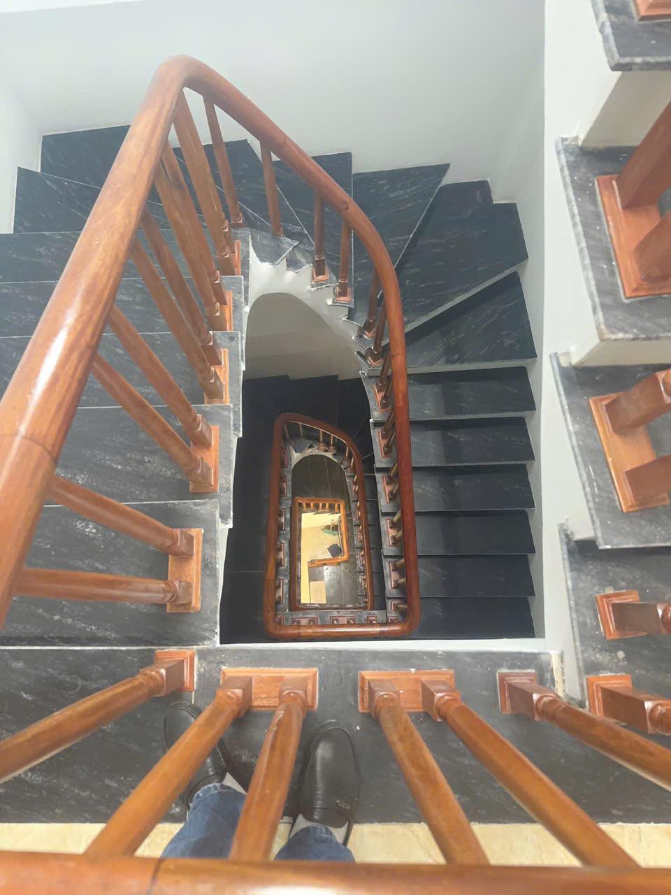 Bán nhà phố Trương Định - Hai Bà Trưng, 43m2, mt 5,6m giá NHỈNH 12 tỷ - Ảnh 2