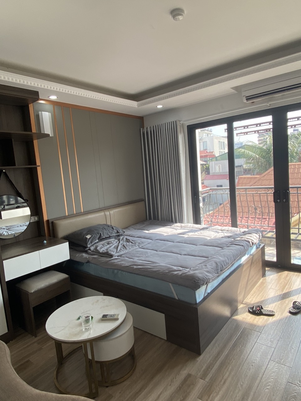 Cho thuê căn hộ tầng 5 studio Full đồ ở khu vực trung tâm Tây Hồ - Ba Đình - Lottel Mall. - Ảnh chính