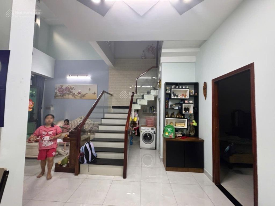 Nhà 2 tầng, Đỗ Xuân Hợp, PLB, 120m2, ngang 8m, đường thông xe hơi 7c, nhỉnh 7 tỷ - Ảnh chính