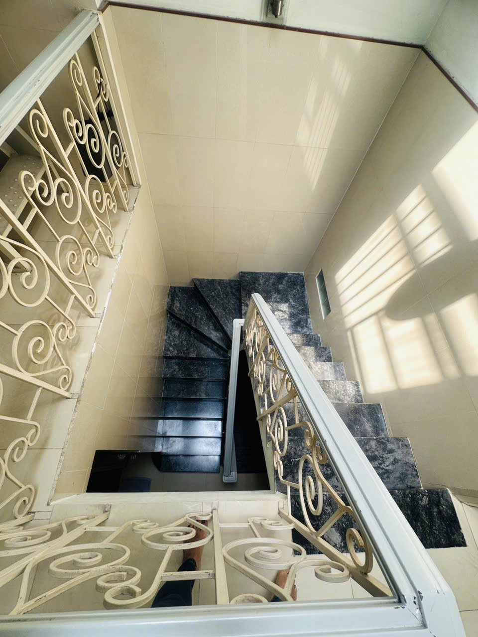 CHỦ ĐỊNH CƯ GẤP BÁN NHÀ MẶT PHỐ 5 TẦNG NGUYỄN VĂN ĐẬU BÌNH THẠNH NGANG HIẾM 6M GIÁ 23.5 TỶ - Ảnh 1