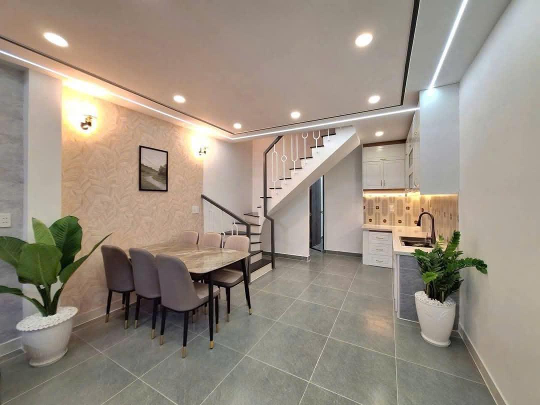 --Bán nhà đường Lạc Long Quân, phường 9, Tân Bình; (4*9) 4 tầng; 5,5 tỷ - Ảnh 2