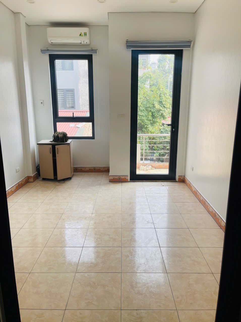 CHO THUÊ NHÀ NGUYÊN CĂN – LẠC LONG QUÂN – 4 TẦNG – GIÁ TỐT 15 TRIỆU/THÁNG - Ảnh chính