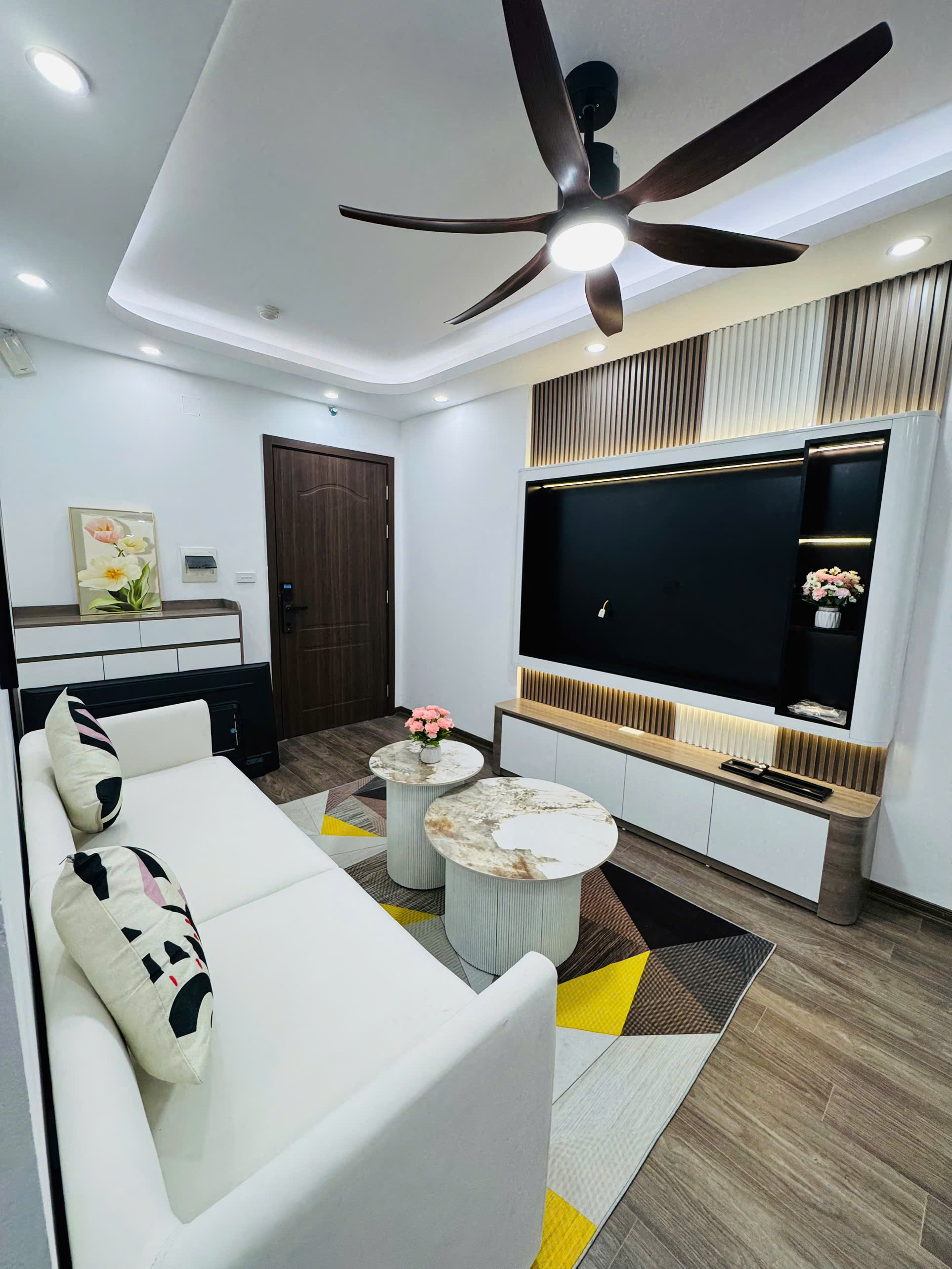 Căn hộ chung cư SỔ ĐỎ - VP5 Linh Đàm - Hoàng Mai dt 64m2 * 2 ngủ full nội thất mới - Giá 3.7x tỷ - Ảnh chính