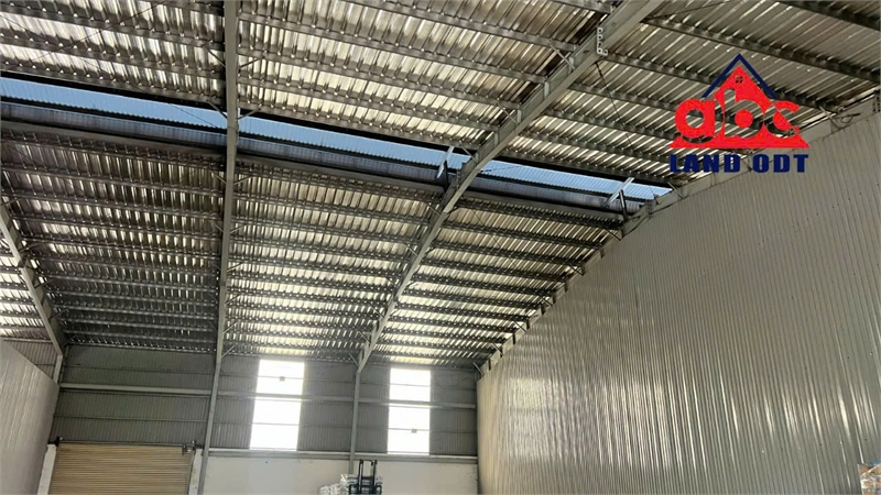 XT225 nhà xưởng thiết kế khung thép, cho thuê ổn định lâu dài. xường trống giao xưởng liền - Ảnh 2