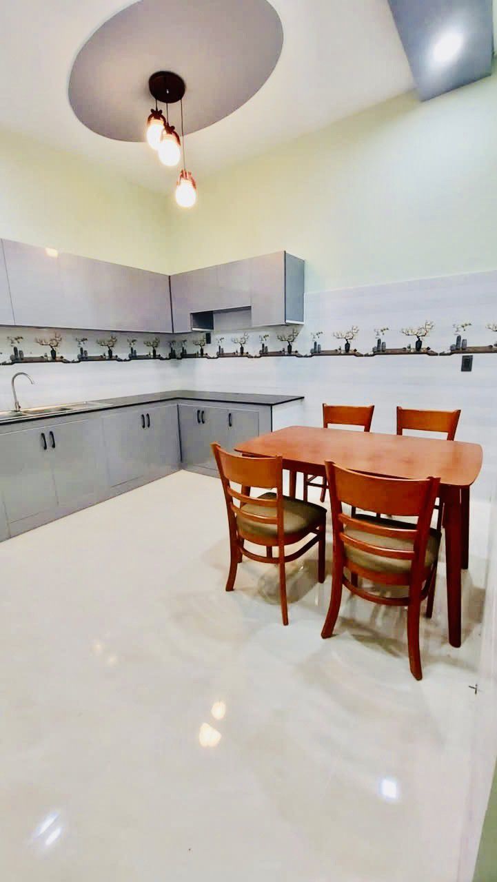 HIẾM KẾ BÊN GÒ VẤP - GẦN 80M2 ĐƯỜNG BỜ KÊNH THẠNH LỘC - HẺM 1/ XE HƠI 5M - 4 PHÒNG NGỦ - 2 TẦNG - Ảnh chính