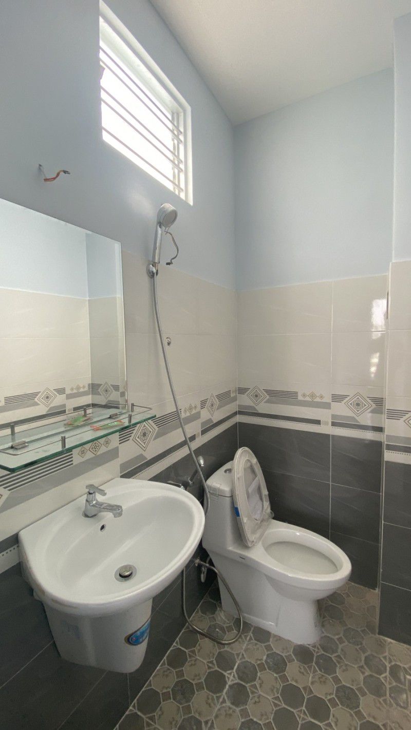 BÁN NHÀ HÓC MÔN - DIỆN TÍCH 48M2 - 2 TẦNG - 3PN - NHÀ XE HƠI ĐỖ CỬA - NGAY NGÃ TƯ TRUNG CHÁNH- SỔ - Ảnh chính