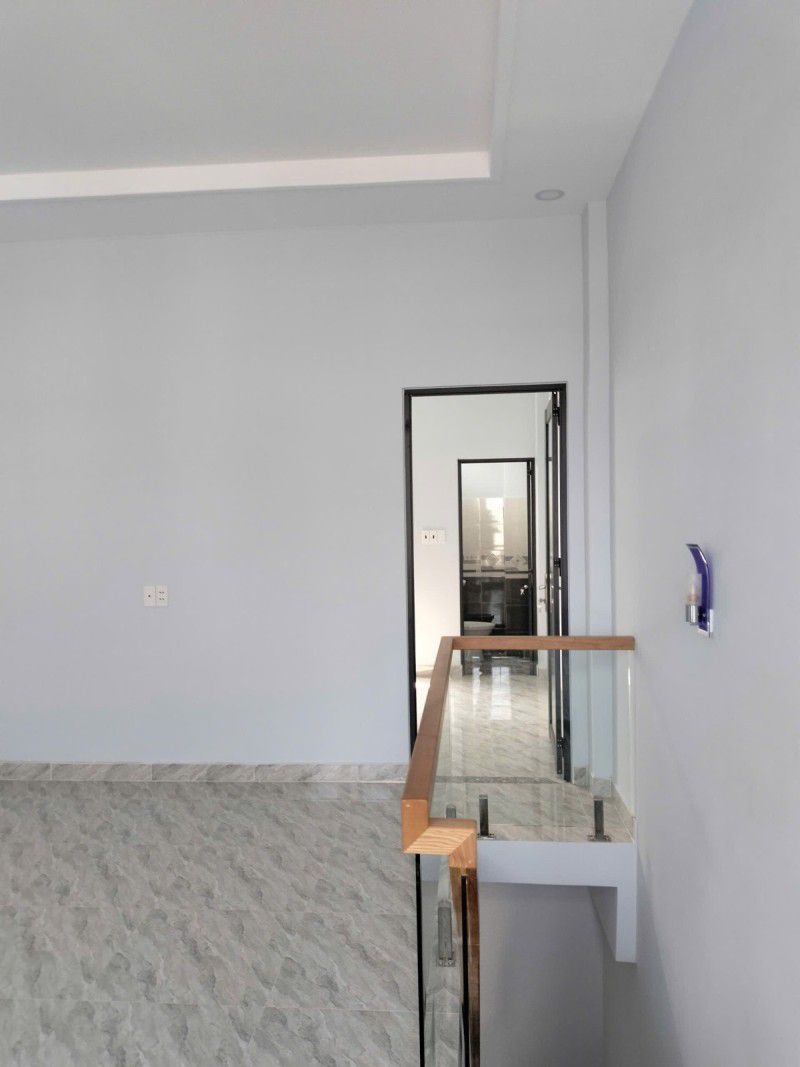 BÁN NHÀ HÓC MÔN - DIỆN TÍCH 48M2 - 2 TẦNG - 3PN - NHÀ XE HƠI ĐỖ CỬA - NGAY NGÃ TƯ TRUNG CHÁNH- SỔ - Ảnh 1