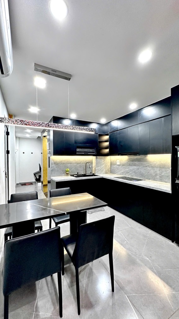 Hàng hiếm – Lô góc, 3 thoáng, 7 tầng, thang máy – Ô tô tránh- T. Bàn L. Biên. D. Tích 42,2m2 9,x tỷ - Ảnh chính