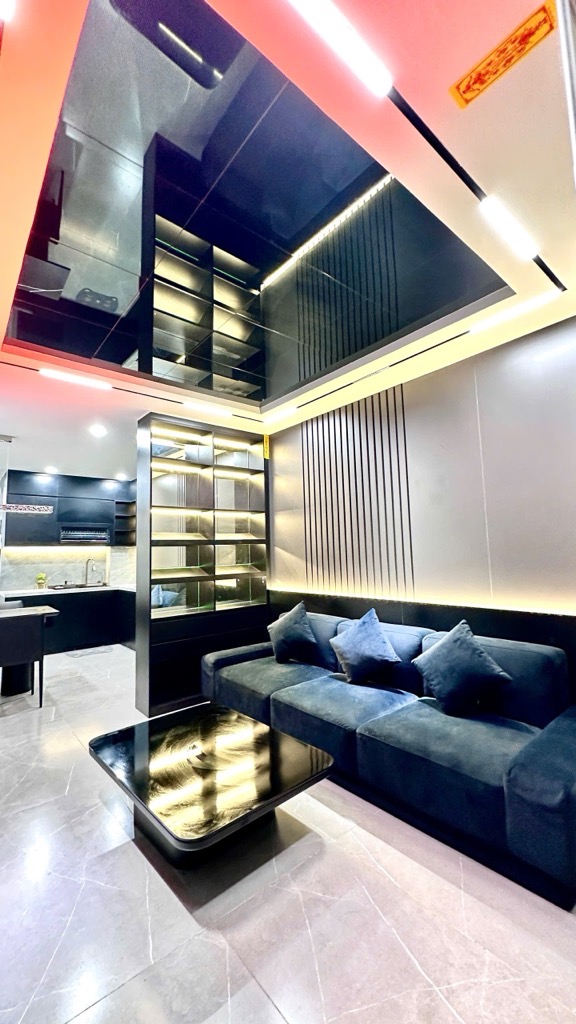 Hàng hiếm – Lô góc, 3 thoáng, 7 tầng, thang máy – Ô tô tránh- T. Bàn L. Biên. D. Tích 42,2m2 9,x tỷ - Ảnh 1