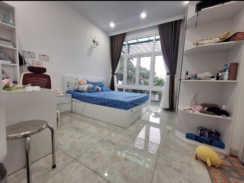 Bán nhà mặt phố đường Tự Do, Q.9, 90m², 3 tầng, 9.1 tỷ - Ảnh 3