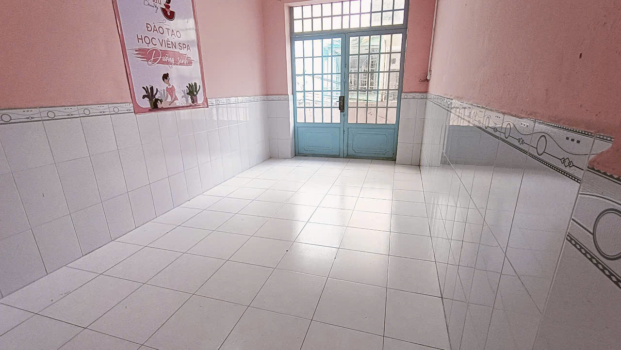 nhà 7 triêụ mặt tiền hẻm cách đường Nguyễn Văn Cừ 50 m thuận lợi cho việc kinh doanh - Ảnh 3