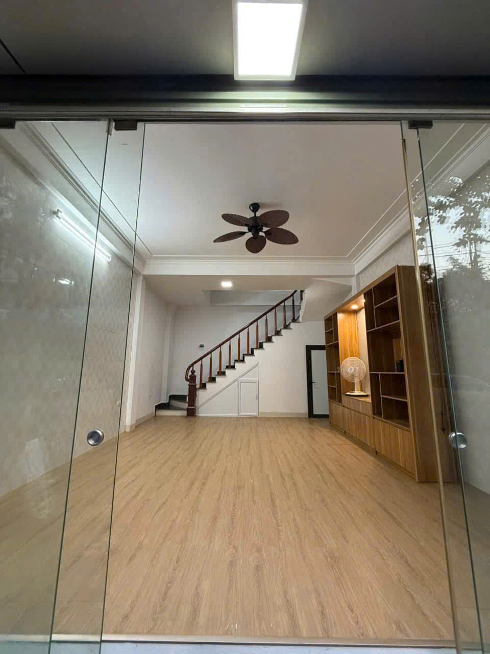 Bán nhà mặt phố Tây Tựu - quận Bắc Từ Liêm chỉ hơn 9 tỷ. Ôtô tránh kinh doanh ngày đêm, trục đường - Ảnh 3