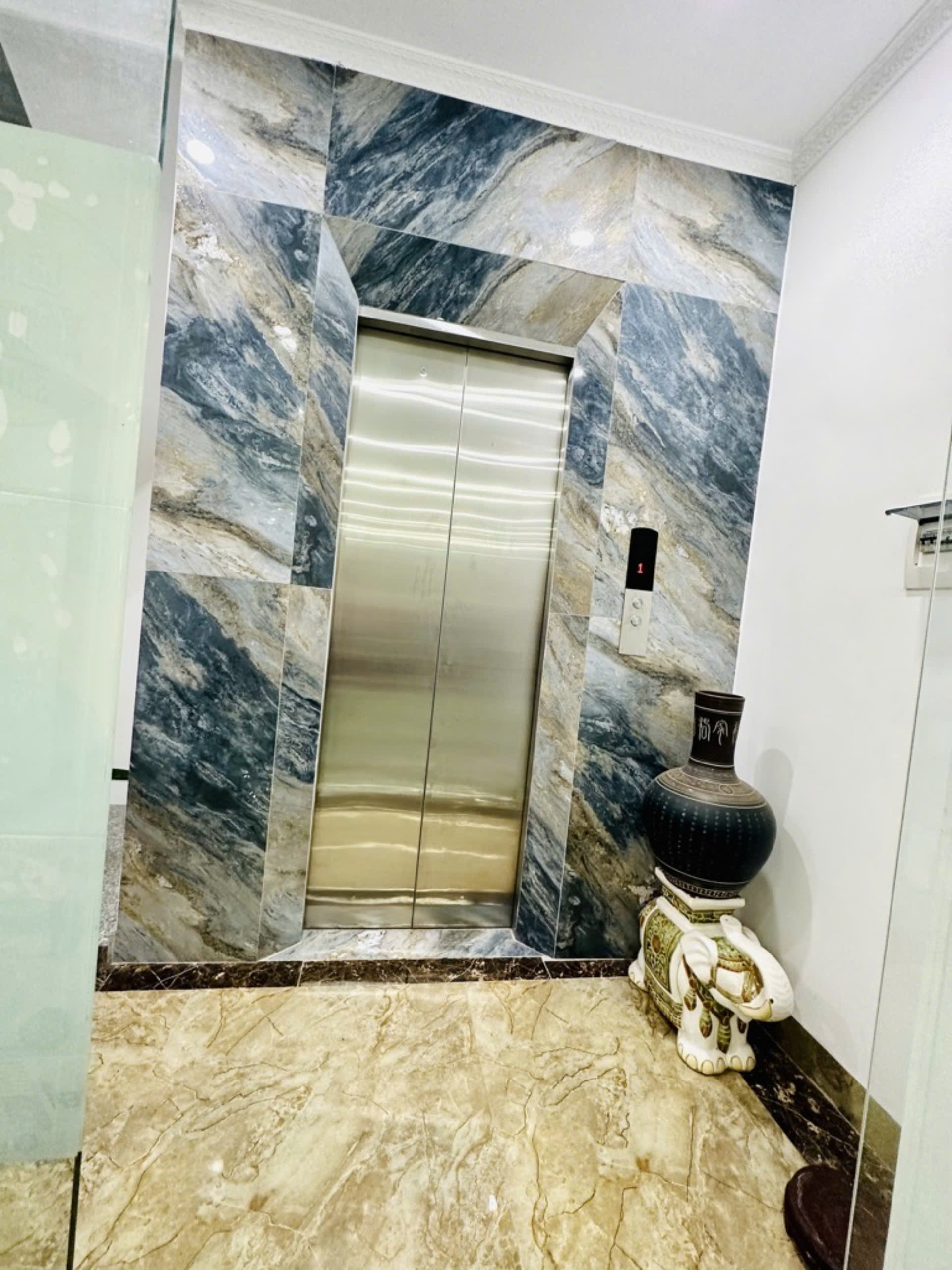 PHÂN LÔ VÕ CHÍ CÔNG CẦU GIẤY, ÔTÔ TRÁNH, VỈA HÈ KINH DOANH, 6T THANG MÁY, 60M2 NHỈNH 21 TỶ - Ảnh 2