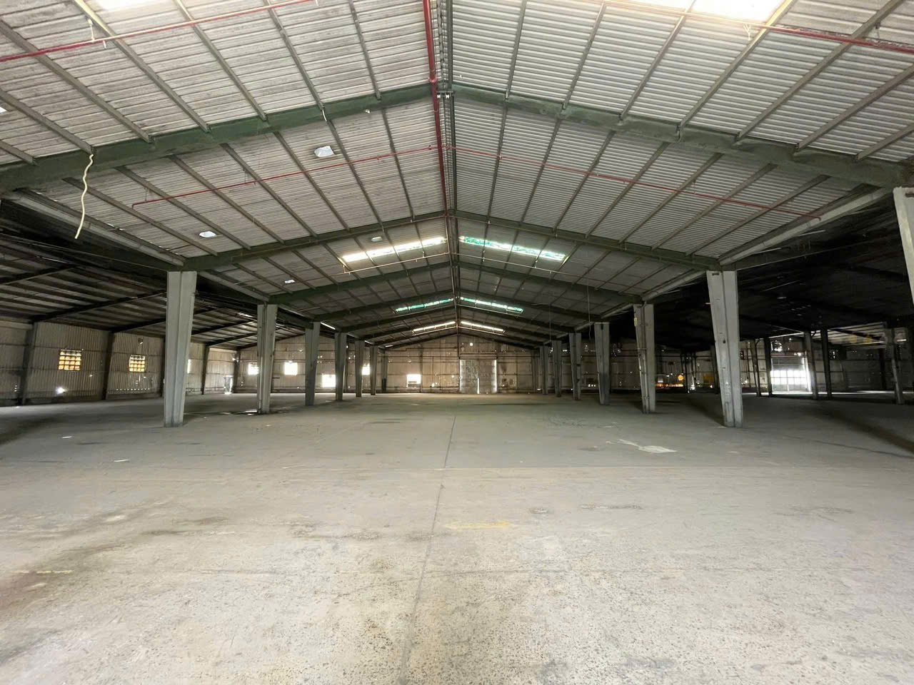 Cho thuê kho xưởng độc lập tại KCN Sóng Thần, Dĩ An, Bình Dương – Giá chỉ 80.000đ/m². Liên hệ ngay: - Ảnh chính
