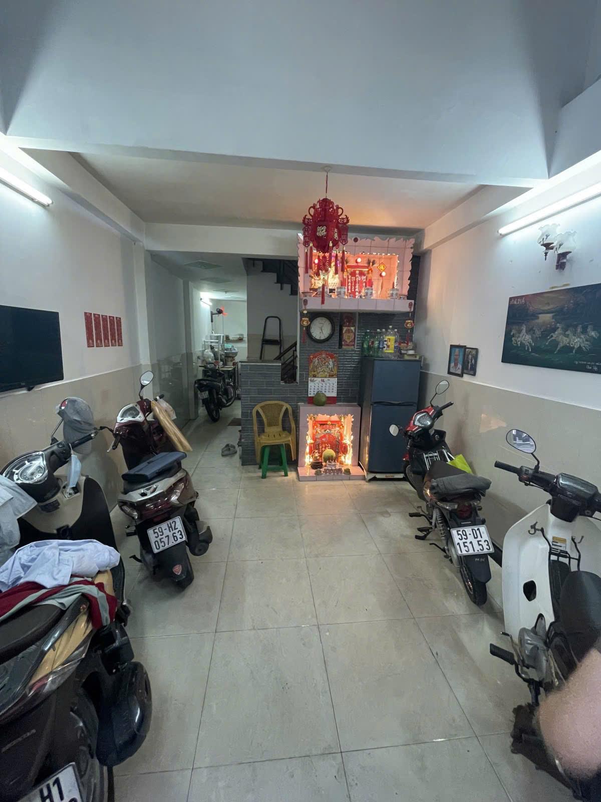 ** KHÓ CÓ CĂN THỨ 2-SHR- 40M- 3.6X11,5Tầng- 6PN ,Hẻm ÔTÔ- Trần Phú Q5 - 8.99TỶ TL Mạnh - Ảnh chính