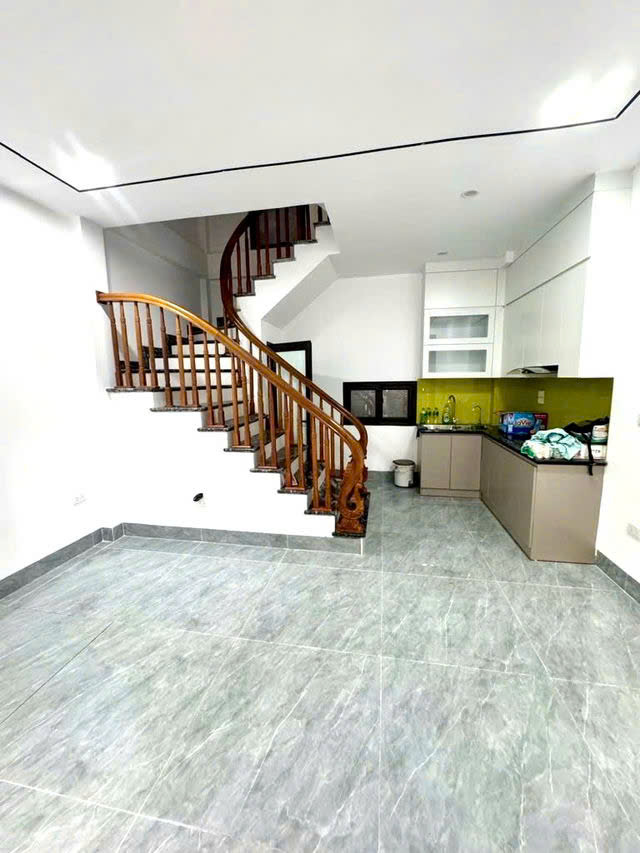 NHÀ MỚI ĐẸP TẶNG NỘI THẤT phố Bát Khối- Long Biên 30m2 X 5 Tầng,mặt tiền  4.3m, 5.5 tỷ. - Ảnh 1