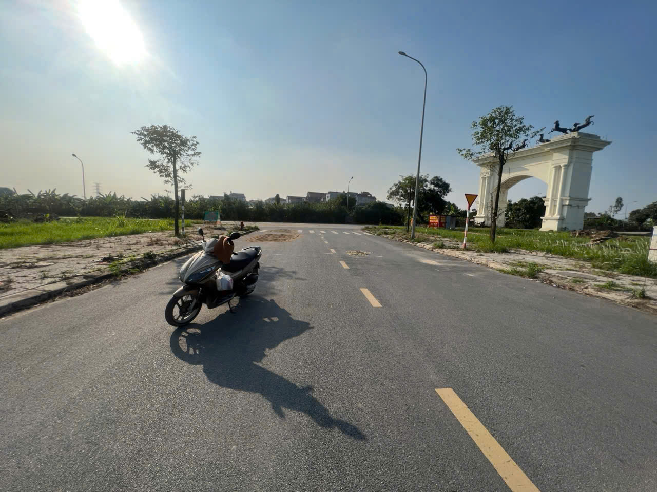 HÀNG VIP HÀNG VIP - TIẾN BÀO - PHÙ KHÊ - TỪ SƠN - BẮC NINH  ĐƯỜNG 2 Ô TÔ TRÁNH NHAU PHÓNG ẦM ẦM <br>♻️ - Ảnh 2