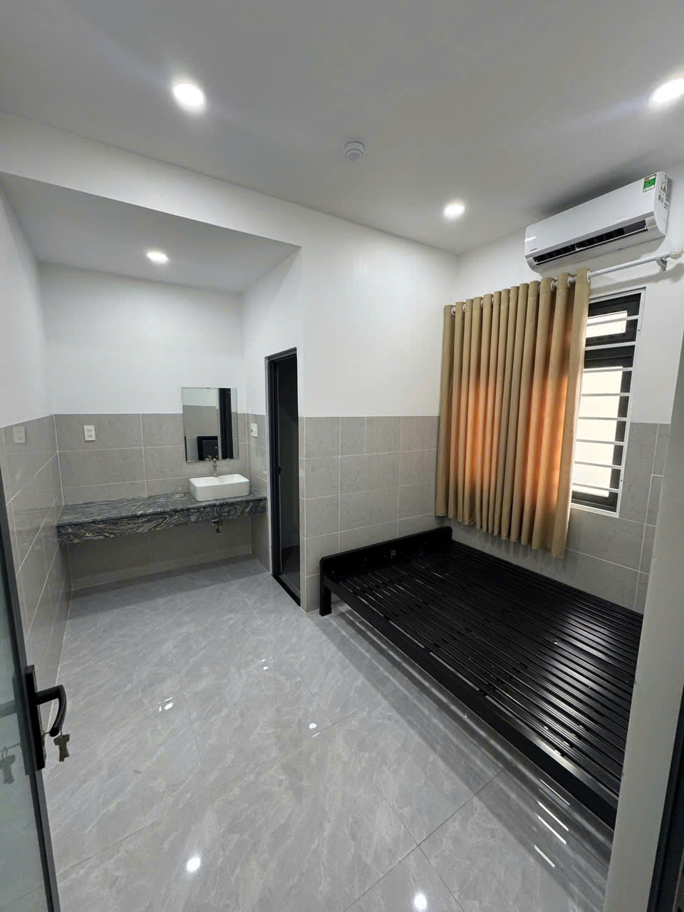 MÌNH CHO THUÊ PHÒNG FULL NỘI THẤT GIÁ 2,6 TRIỆU - ĐÔNG HƯNG THUẬN - QUẬN 12 - Ảnh chính