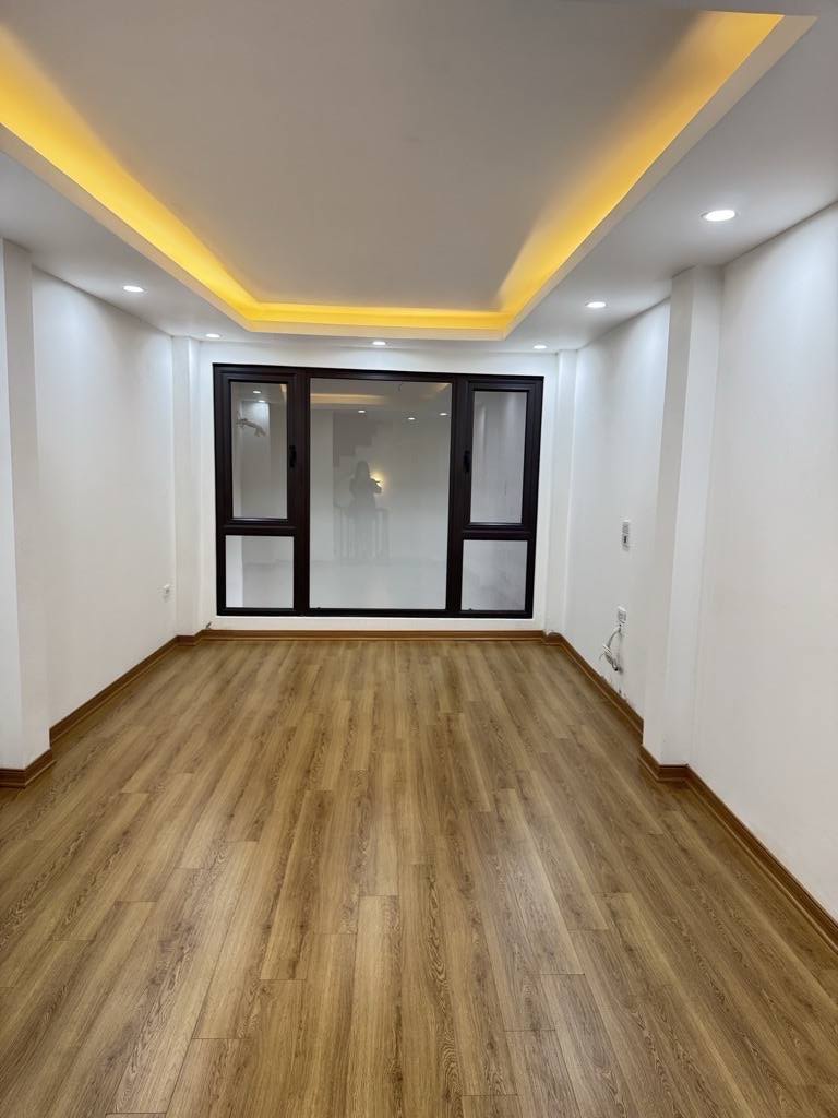 BÁN NHÀ 5T PHỐ GIA QUẤT, THƯỢNG THANH, 1 NHÀ RA MẶT PHỐ. CHỈ 5T2 TL TRỰC TIẾP CHÍNH CHỦ. LH: - Ảnh 1