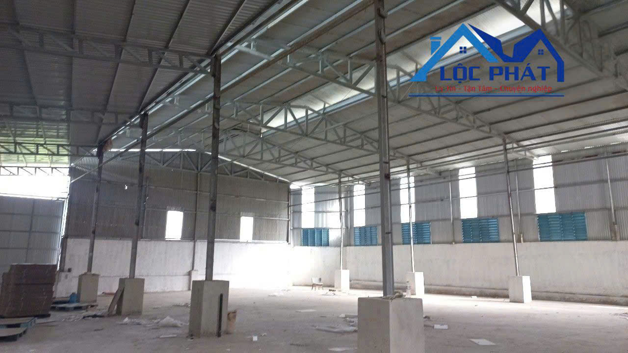 Cho thuê nhà xưởng 2200m2, nhà ở công nhân, điện 250KVA, hợp đồng dài hạn, giá 55 triệu - Ảnh chính