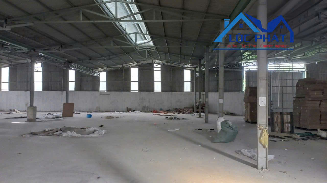 Cho thuê nhà xưởng 2200m2, nhà ở công nhân, điện 250KVA, hợp đồng dài hạn, giá 55 triệu - Ảnh 1