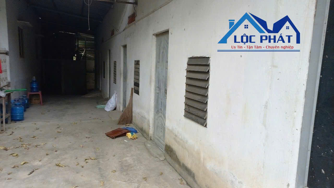 Cho thuê nhà xưởng 2200m2, nhà ở công nhân, điện 250KVA, hợp đồng dài hạn, giá 55 triệu - Ảnh 2