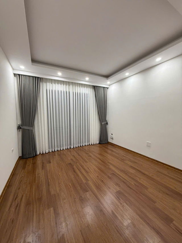 NHÀ XÂY MỚI - AN SINH ĐỈNH - Ô TÔ ĐỖ CỔNG Bát Khối 31m2X 5 tầng mặt tiền  4m, 5.7 tỷ Long Biên. - Ảnh 1