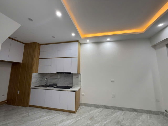 NHÀ XÂY MỚI - AN SINH ĐỈNH - Ô TÔ ĐỖ CỔNG Bát Khối 31m2X 5 tầng mặt tiền  4m, 5.7 tỷ Long Biên. - Ảnh 3