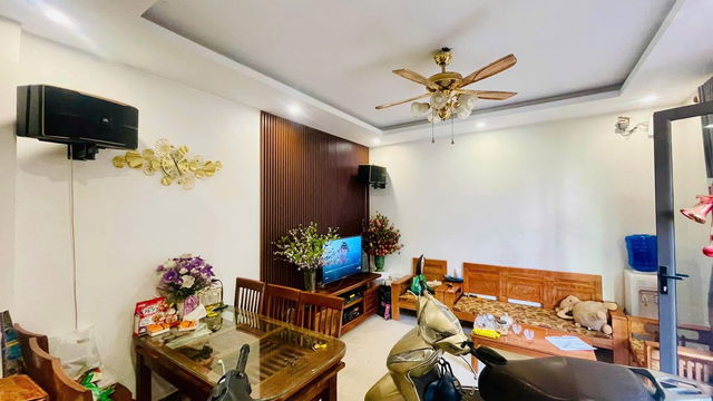 BÁN NHÀ RIÊN FULL NỘI THẤT Phúc Lợi 37m2 X 4 Tầng, mặt tiền 7.5m, 5.2 tỷ Long Biên. - Ảnh 2