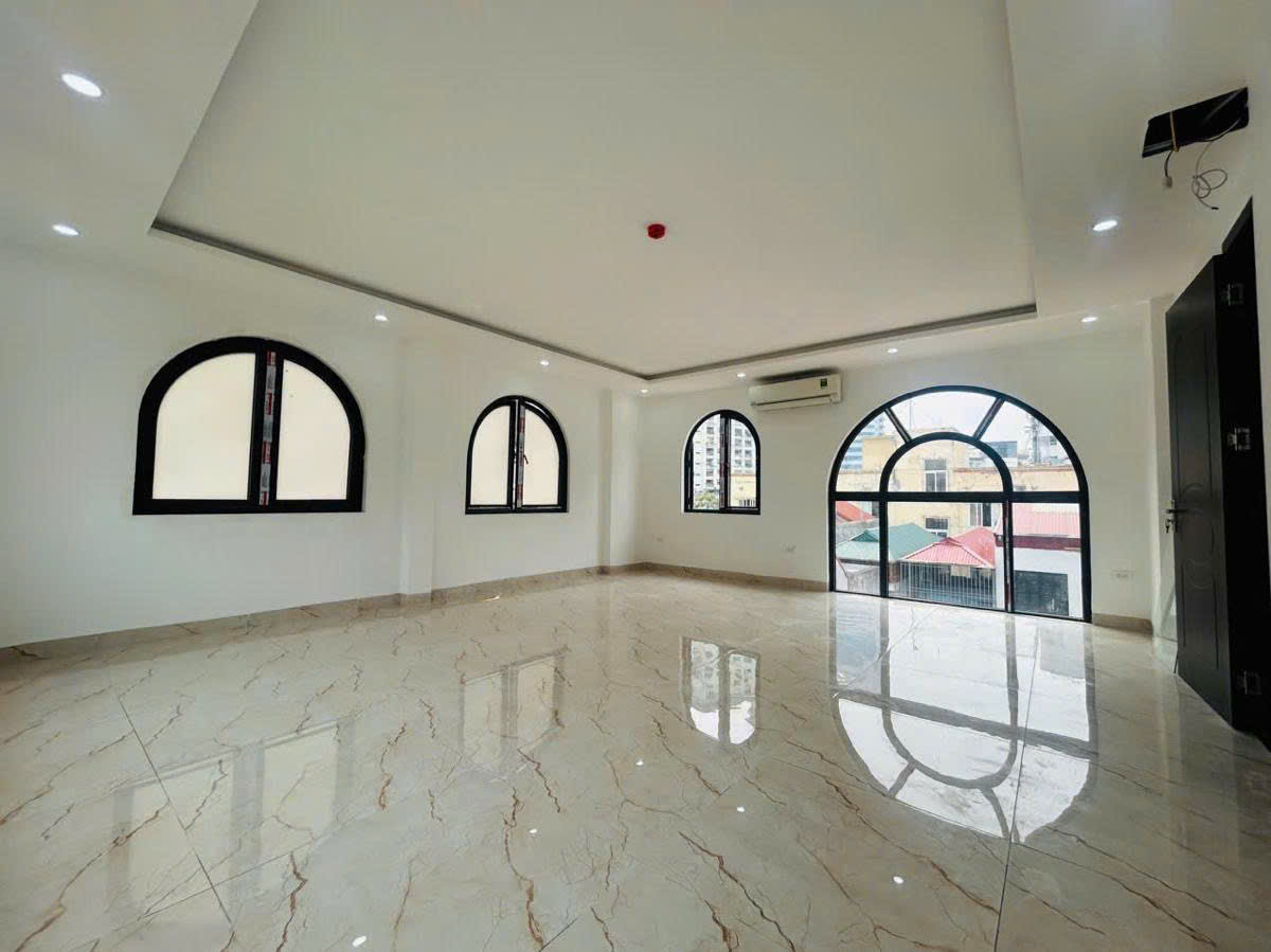 Bán toà nhà VP Nguyễn Chí Thanh - 85m x 7 tầng thang máy, ôtô đỗ cửa, MT 8m - Ảnh 3