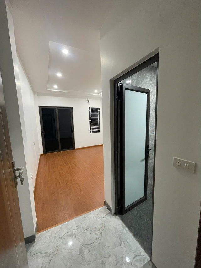 NGÕ Ô TÔ -NHÀ 6 TẦNG THANG MÁY Thạch Bàn 36 m2 X  6 tầng,mặt tiên 3.6, 8 tỷ Long Biên. - Ảnh 3