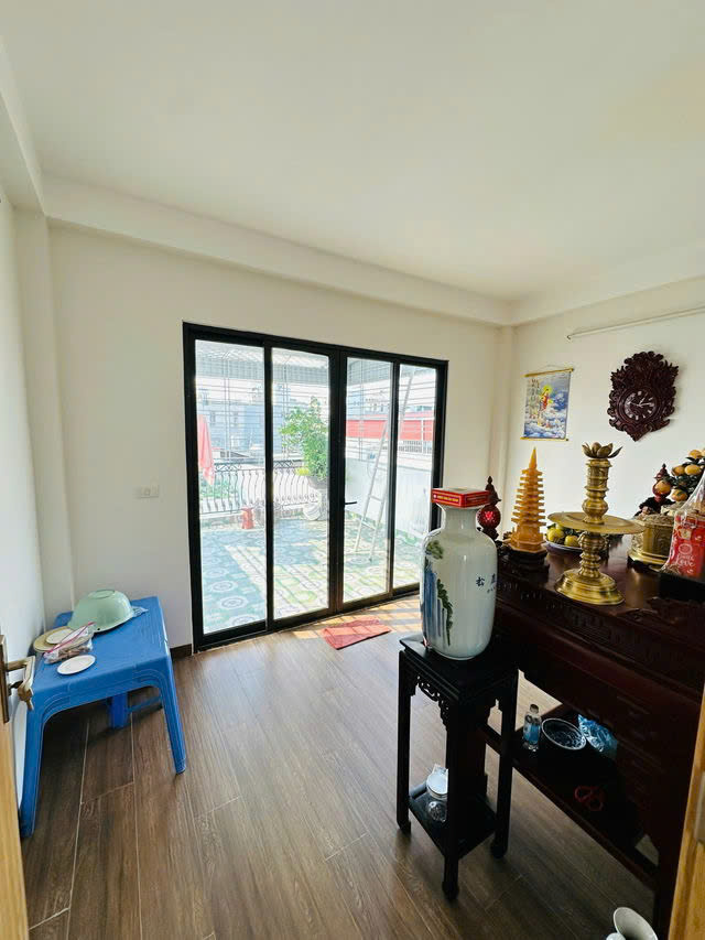 NHÀ ĐẸP DÂN XÂY phố Vũ Xuân Thiều-Long Biển 40 m2,X 5 tầng,mặt tiền 4.1m, 8.5 tỷ Long Biên. - Ảnh 2