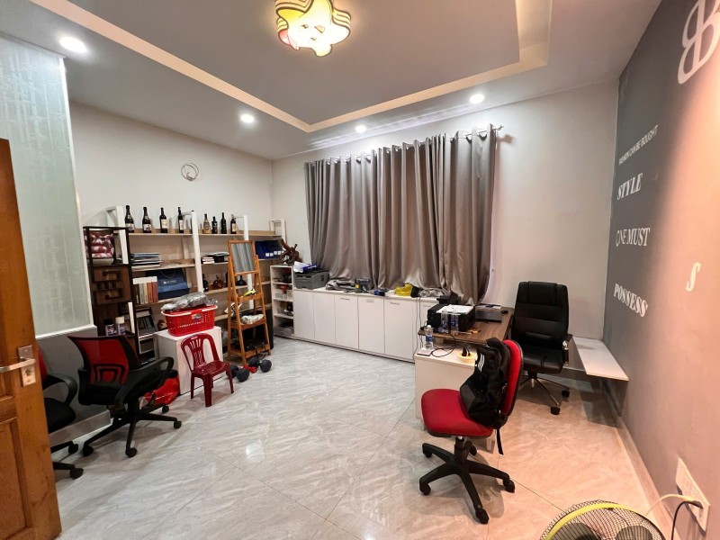 Mặt tiền kinh doanh 133m2 - Gần QL13 & ngã tư Hiệp Bình Phước, Nhà đẹp 3 tầng - hoàn công. - Ảnh 2