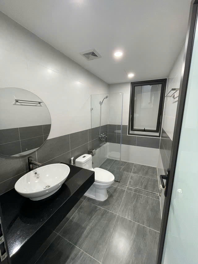 NHÀ MỚI TẶNG NỘI THẤT Ngọc Lâm- Long Biên 35m2 X 5 Tầng ,mặt tiền 3.6m, 6.59 tỷ. - Ảnh 2