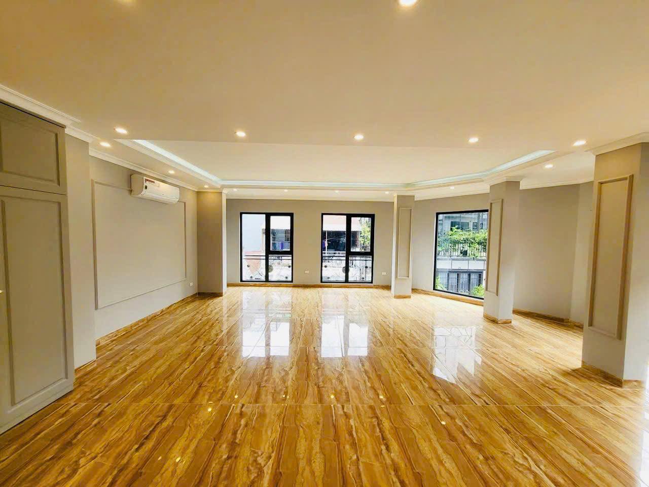 Bán nhà mặt phố Linh Lang - Phan Kế Bính, vị trí vàng, mặt tiền 15m đỗ được 3 ô tô trước cửa, dt - Ảnh 3