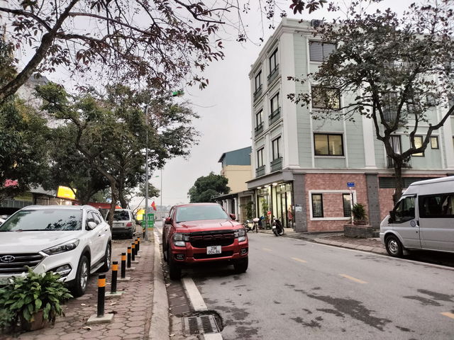 BÁN ĐẤT Nguyễn Văn Cừ- Long Biên NGÕ THÔNG,RỘNG BA GÁC QUA 60m2 mặt tiền 6.5m,11.95 tỷ. - Ảnh 1
