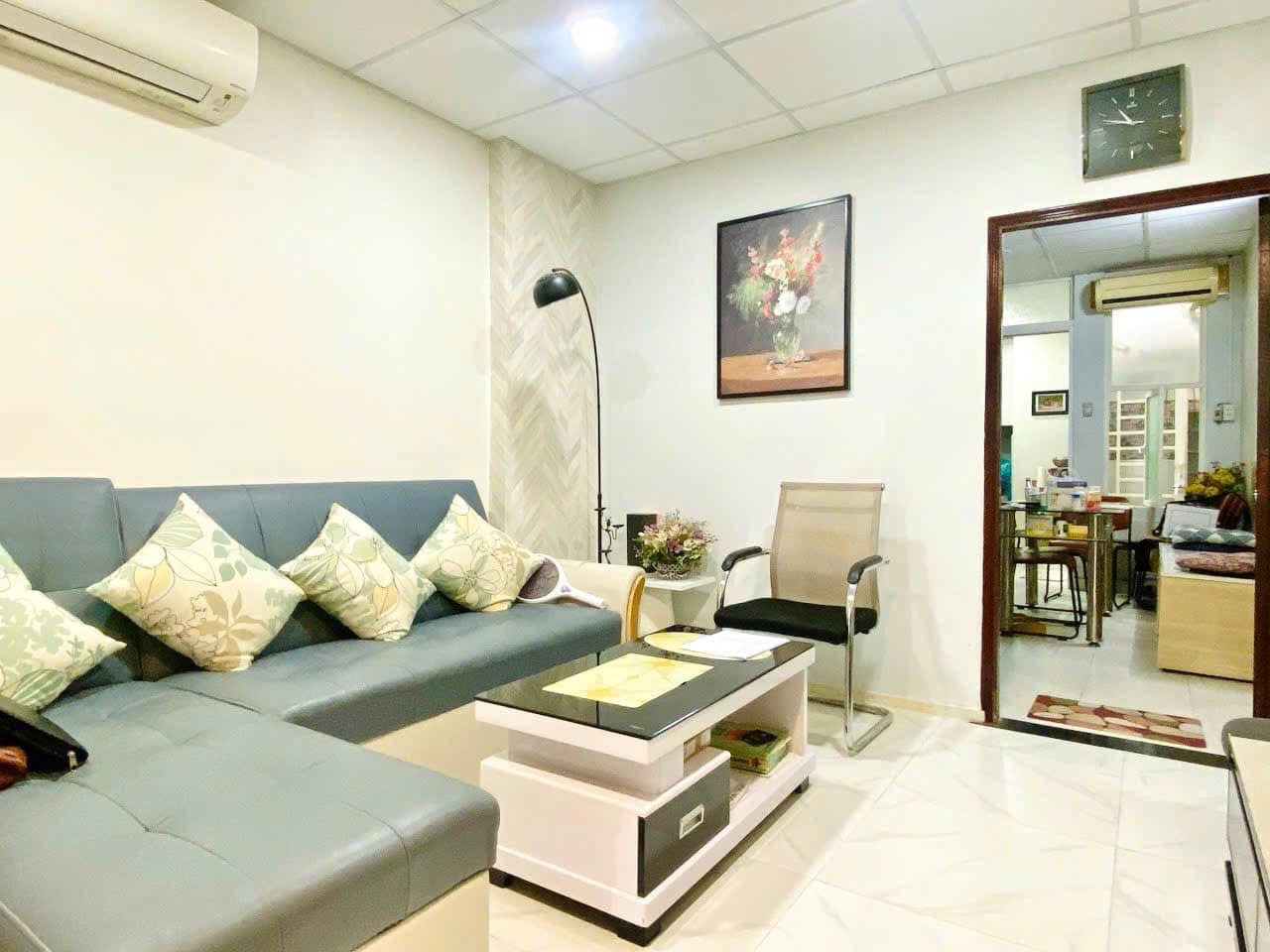 Bán nhà Mặt tiền Hẻm 10m Cộng Hòa - ngay Út Tịch - K300,  4x16m, 5 T - 6PN,15 tỷ - Ảnh 2