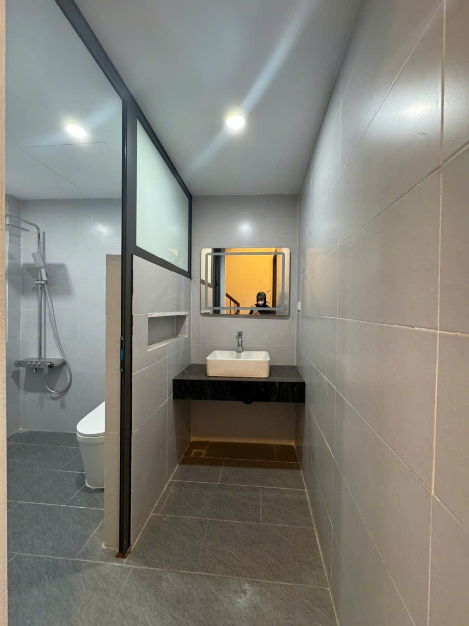 NHÀ ĐẸP - GIÁ TỐT Chính chủ cần bán nhanh căn nhà vị trí đẹp tại quận Long Biên, TP Hà Nội - Ảnh 1