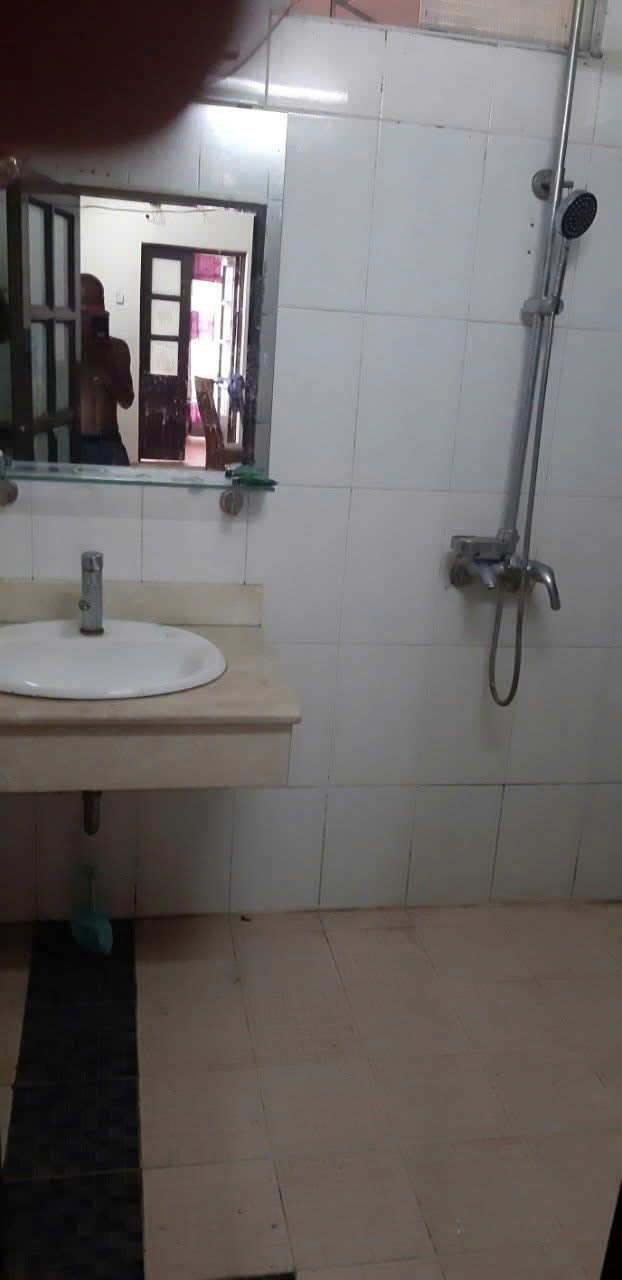 Cho thuê căn hộ 70m2, tầng 4, 2 ngủ khu tập thể quân đội ngõ 558 Nguyễn Văn Cừ,Long Biên - Ảnh 3
