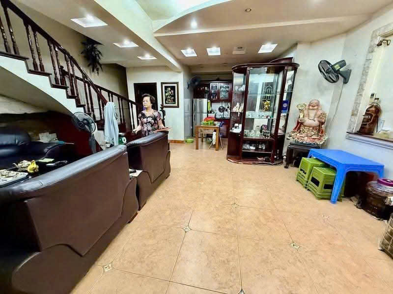 Bán nhà Trung Tâm Ba Đình . DT 76m2 ; 4T ; MT>7m ; Giá 18,5 tỷ - Ảnh 3