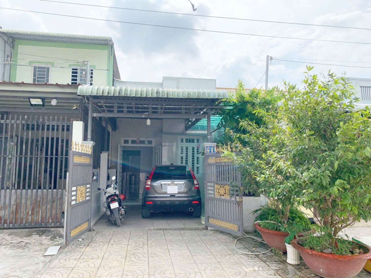 nhà 5,5 triệu 2 phòng ngủ có sân đậu ô tô - Ảnh chính