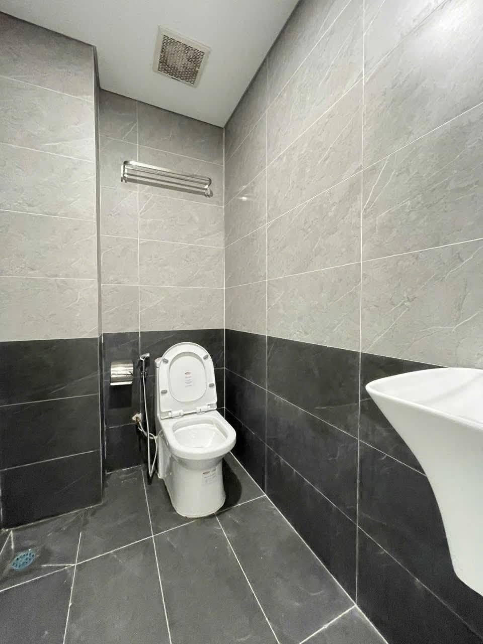 MẶT NGÕ TRẦN KHÁT CHÂN - 20M RA PHỐ - NHÀ MỚI ĐẸP KOONG - GIÁ 5.6 TỶ - Ảnh 3