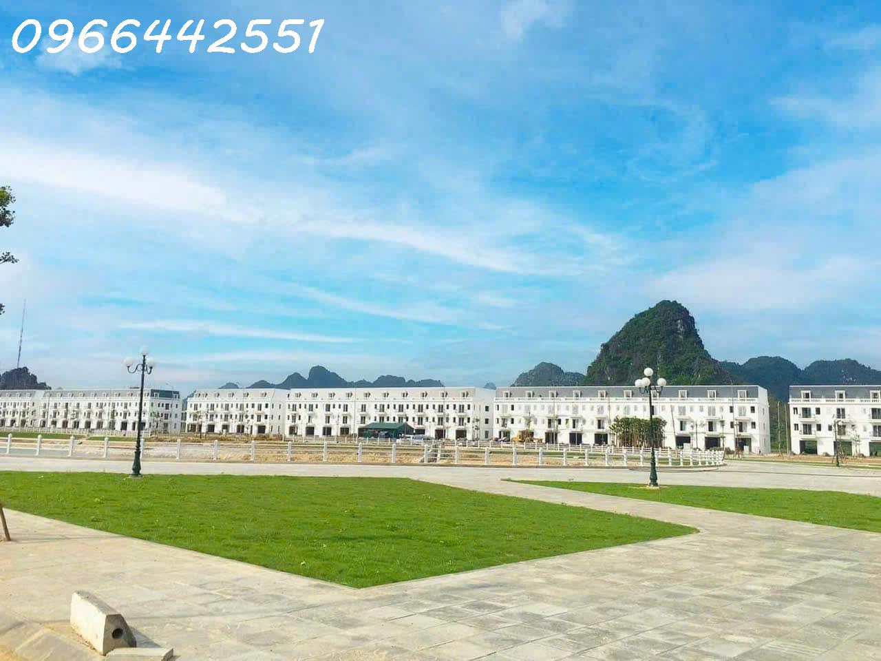 Bán căn Shophouse trung tâm thị trấn Hàng Trạm Yên Thủy sẵn sổ 138m VH 20m nhỉnh 6 tỷ - Ảnh 1
