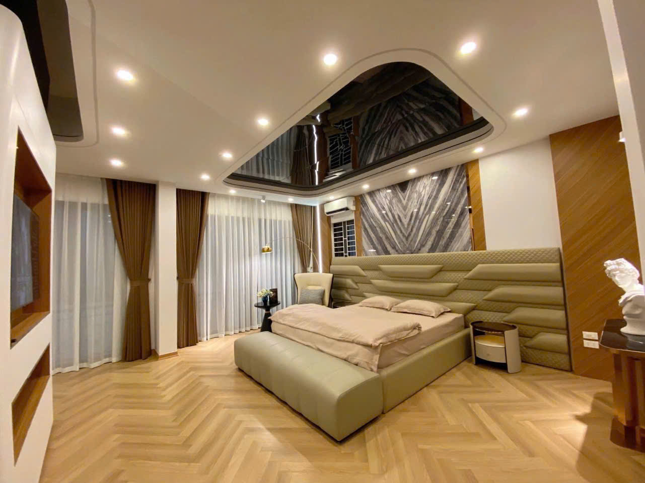 LUXURY HOUSE Tại 135 Đội Cấn (ngay sát Hồ Đầm Tròn) - Ảnh 3