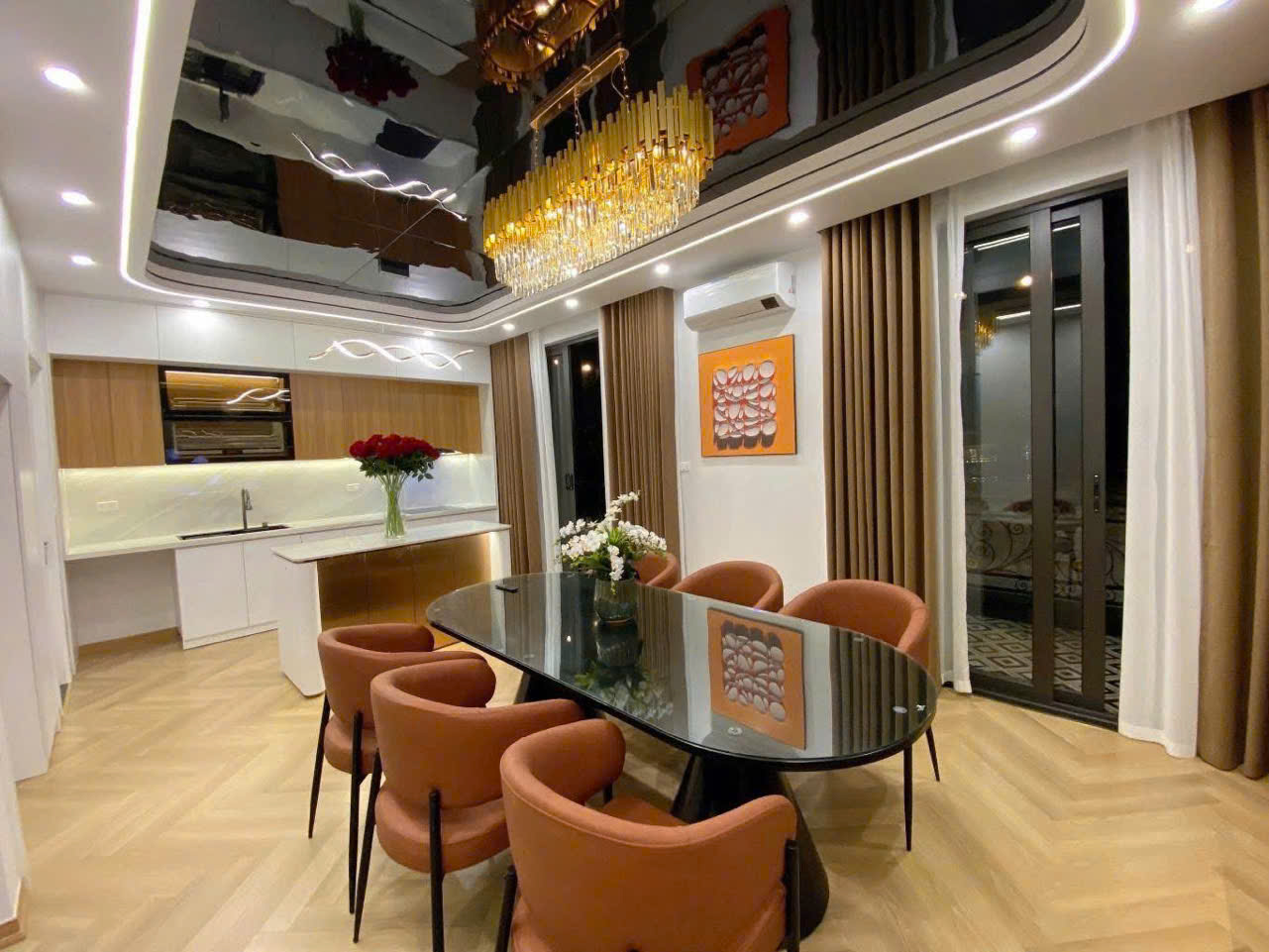 LUXURY HOUSE Tại 135 Đội Cấn (ngay sát Hồ Đầm Tròn) - Ảnh 2