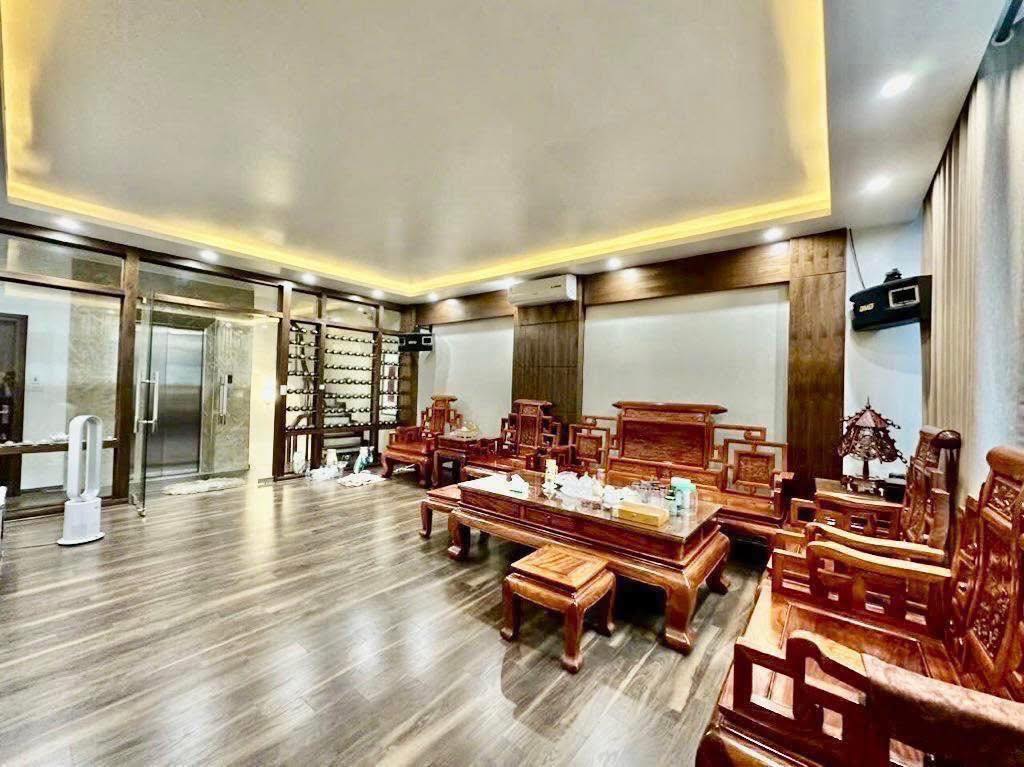 Gần Hồ Tây, nhà đẹp 6 tầng TM, ô tô đỗ cửa, 65m chỉ 18 tỷ - Ảnh 1