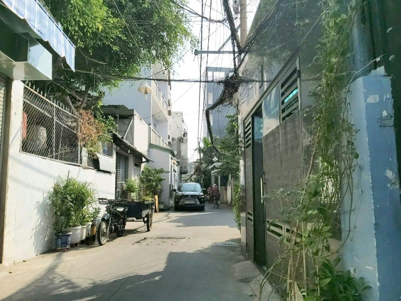 Bán nhà Gò Vấp, hẻm xe hơi đường Lê Quang Định, 6 x 23, giá rẻ, giáp Bình Thạnh - Ảnh 1
